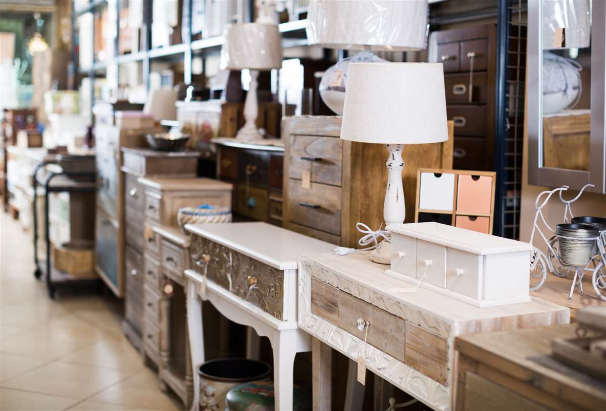 oggetti di design per casa in negozio ampia selezione di mobili vintage per casa