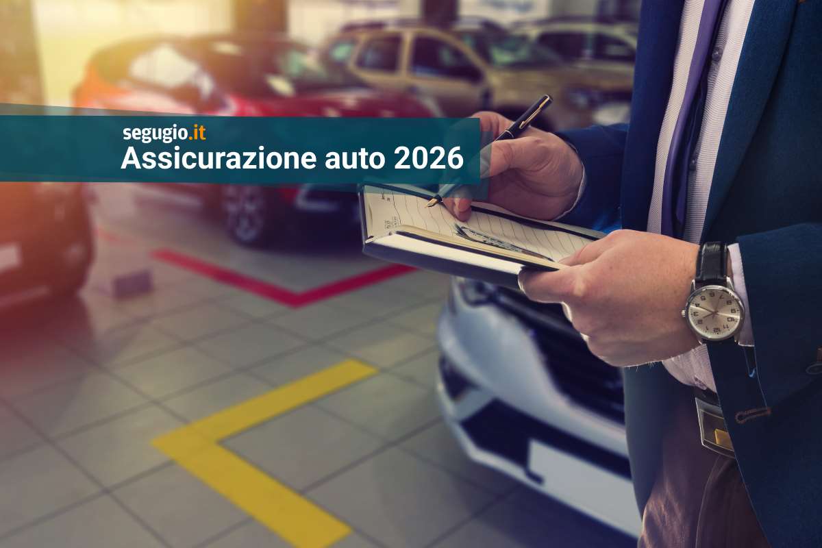 compilazione di un contratto auto in concessionaria