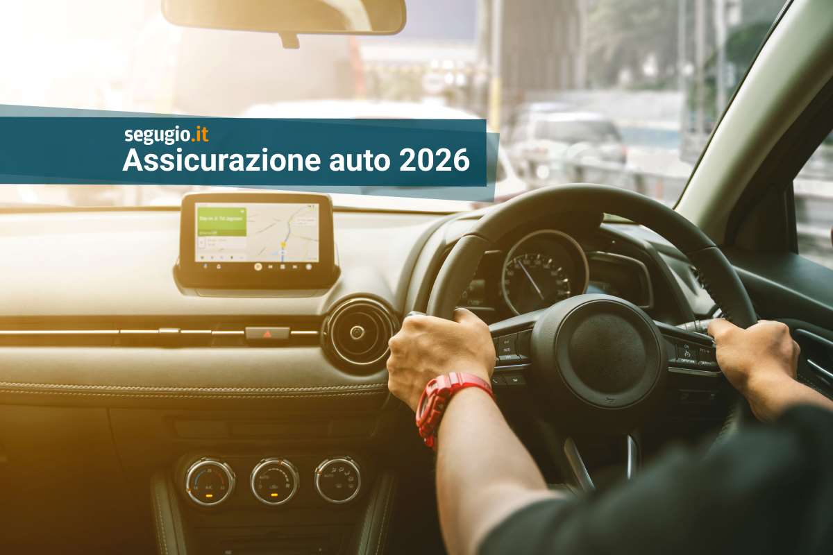 guidatore al volante di un'auto
