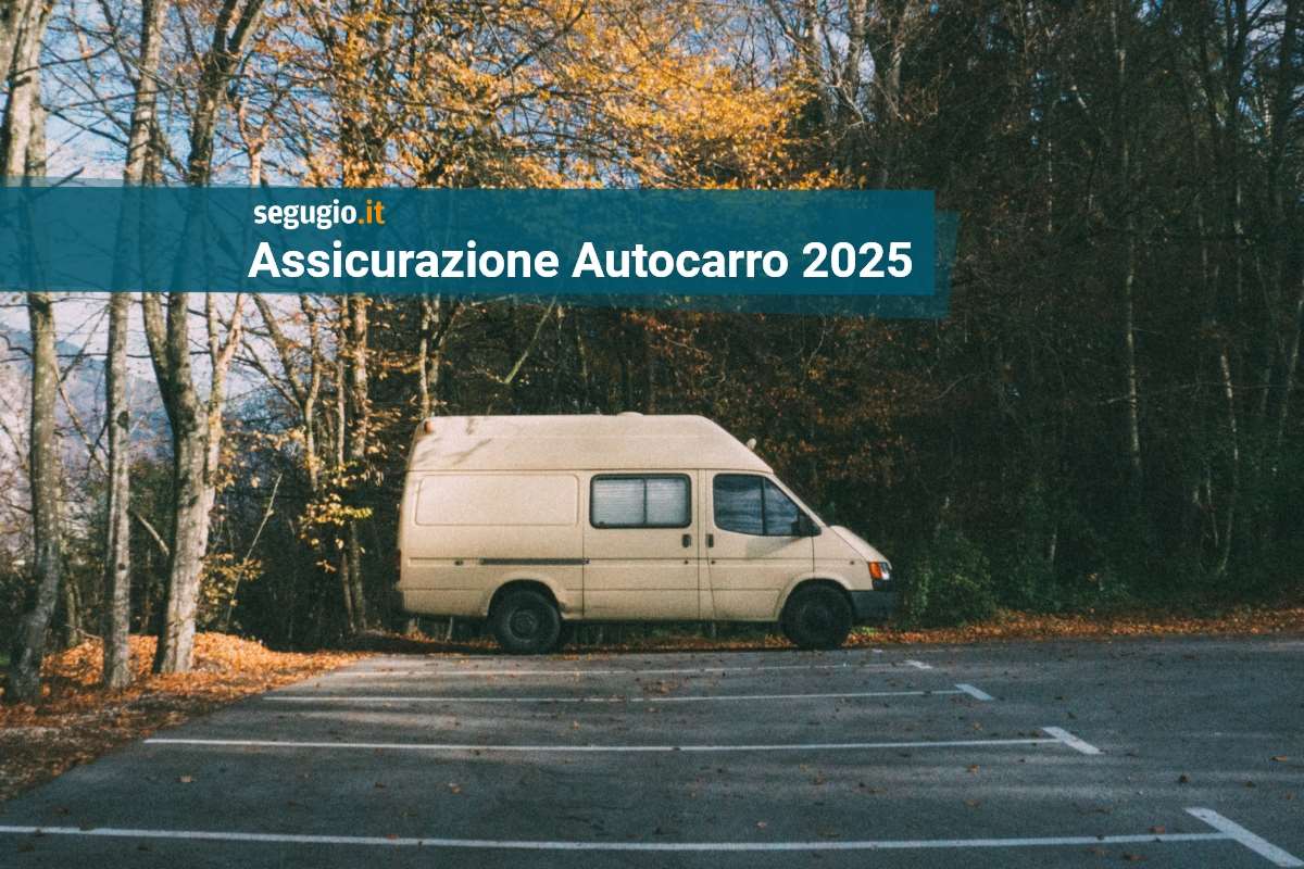assicurazione autocarro 2025 autocarro in un parcheggio