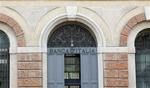 conto corrente: cambiare banca fa risparmiare, i dati di banca d’italia