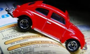 RC Auto, prezzi in calo secondo l’IVASS