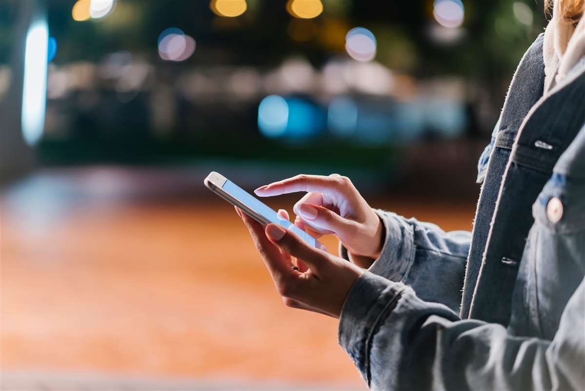 migliore operatore mobile cellulare in mano