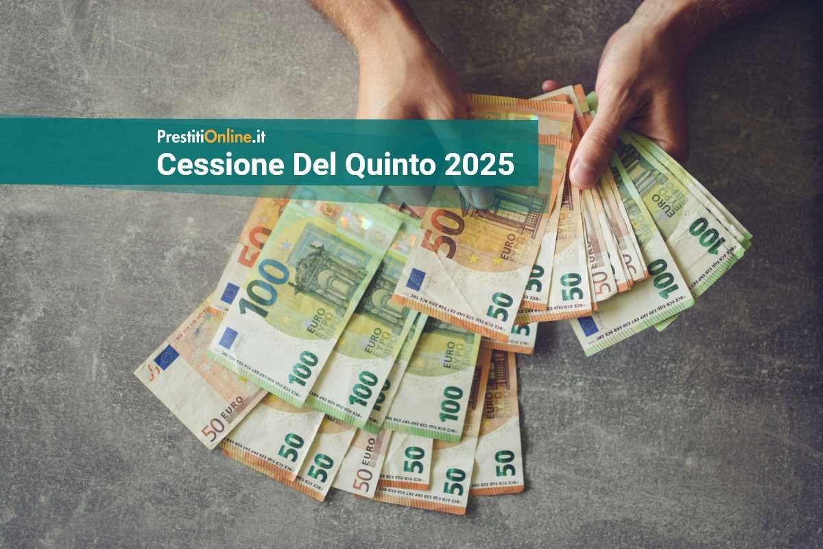 due mani mostrano diverse banconote da 50 e 100 euro