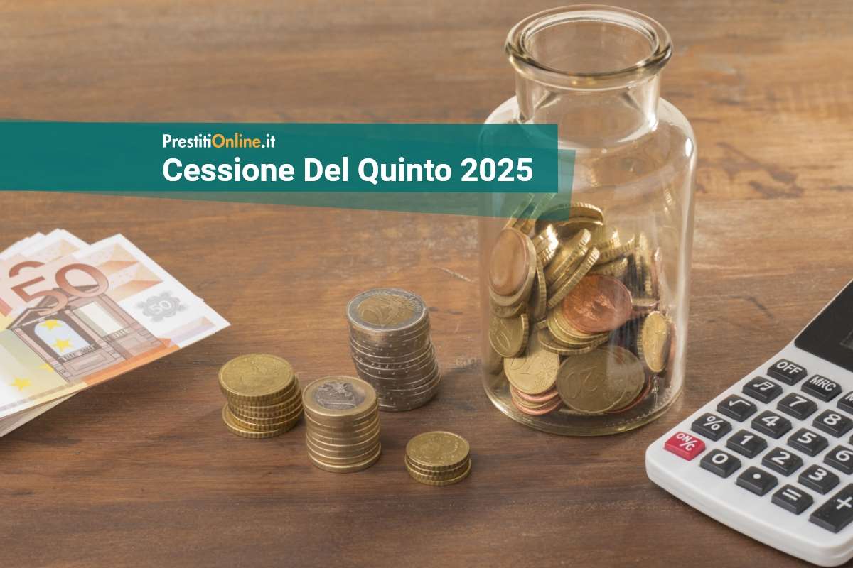 offerte di cessione del quinto 2025 barattolo con monete, pile di monete, calcolatrice e banconote da 50 euro