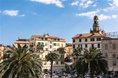 Più investimenti immobiliari e acquisti di case vacanza a Sanremo