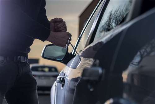 Nel 2022 +19% di furti auto in Italia: le Regioni più colpite sono quelle in cui ci si assicura meno
