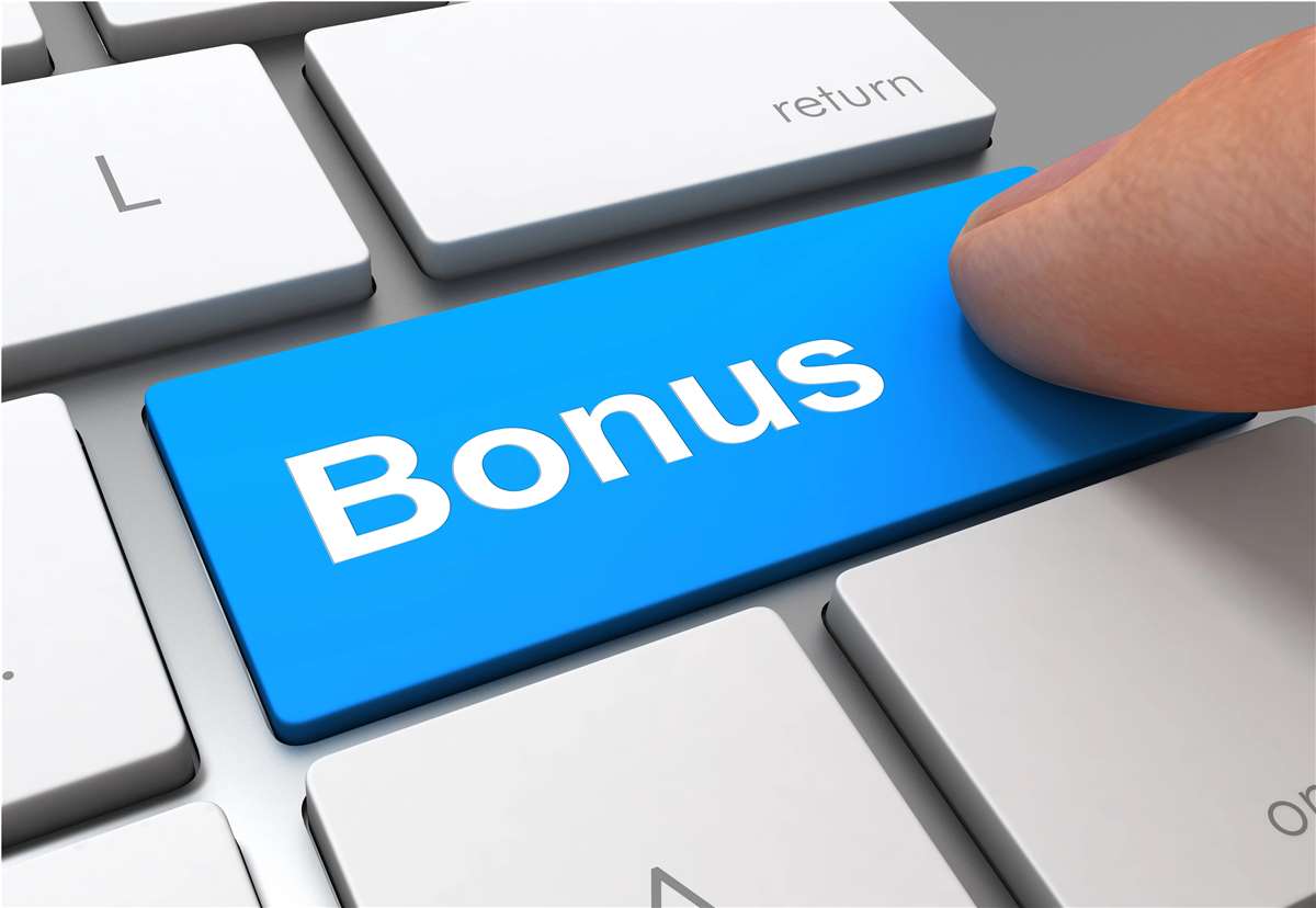 scritta bonus in bianco su tasto blu