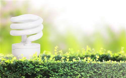 Luce: le soluzioni più convenienti per chi è single