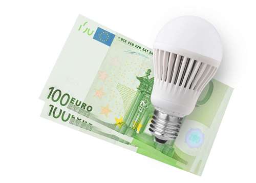 Luce a costo zero il 1 maggio: cosa è successo davvero?