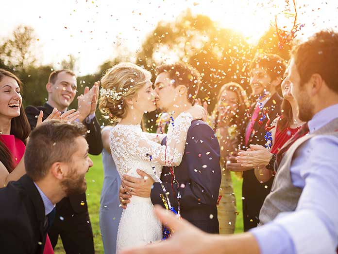 Matrimoni in aumento di pari passo con le spese