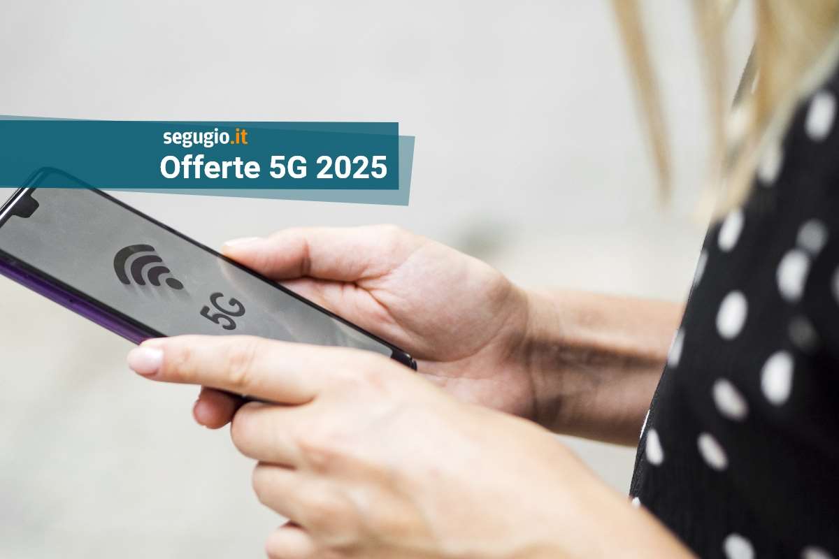 offerte 5g 2025 una ragazza tiene in mano uno smartphone sul cui schermo compare il logo del 5g