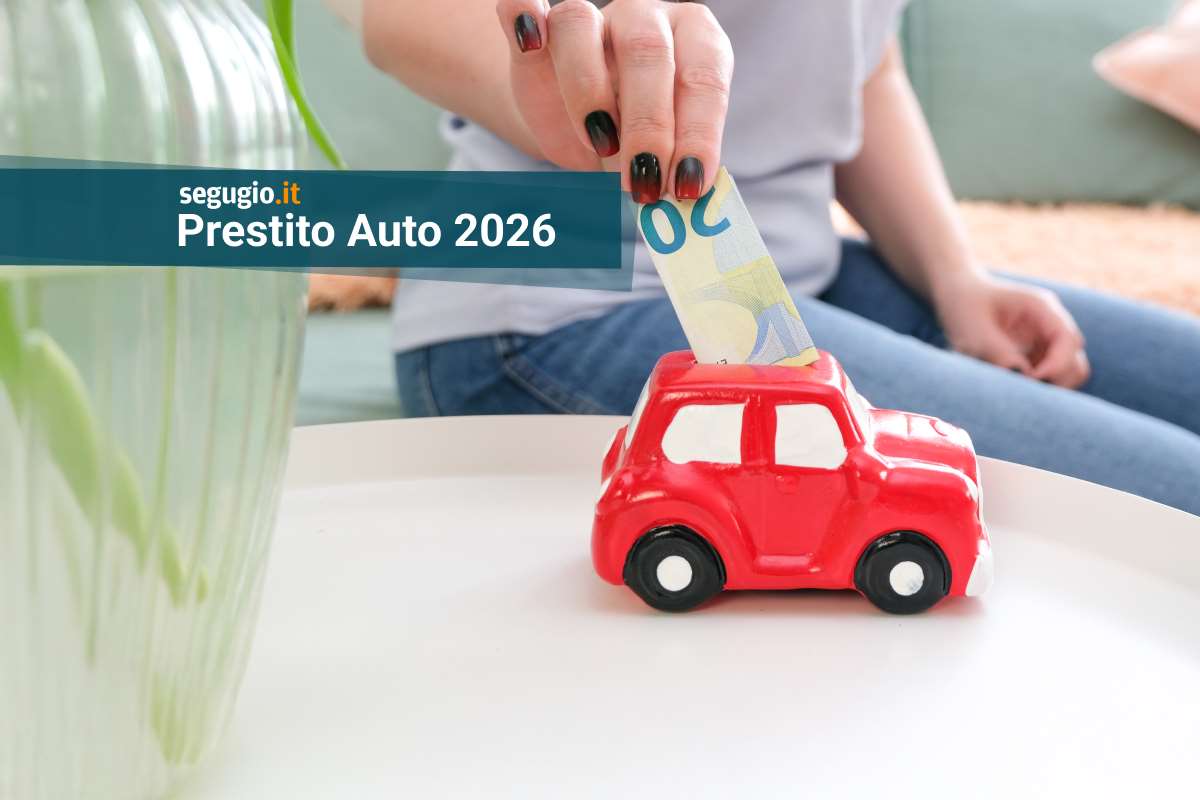 auto giocattolo e una banconota da 20 euro