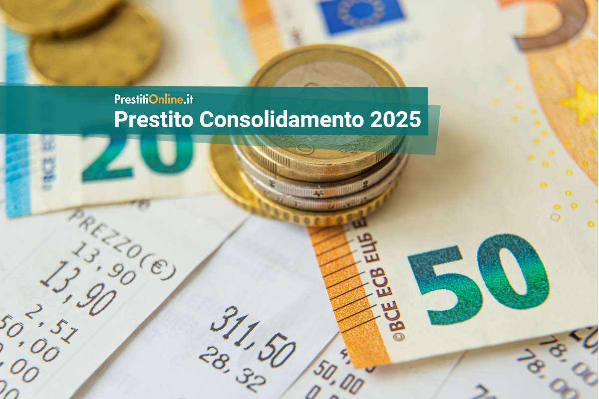 offerte di prestito consolidamento 2025 scontrini, banconote e pile di monete