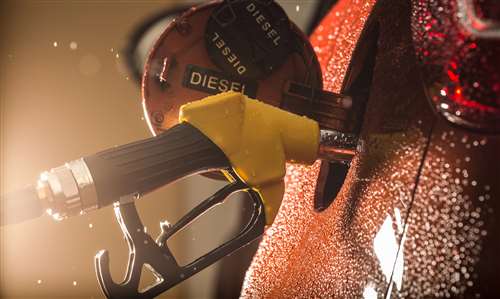 taglio accise carburanti, lo sconto si riduce: quanto si pagherà in più dal 26 settembre
