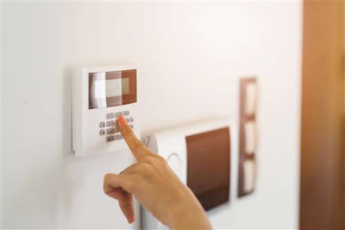 sim per allarme: come proteggere casa quando si parte per le vacanze