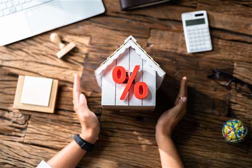Mutui: a giugno cresce la convenienza del tasso variabile sul fisso
