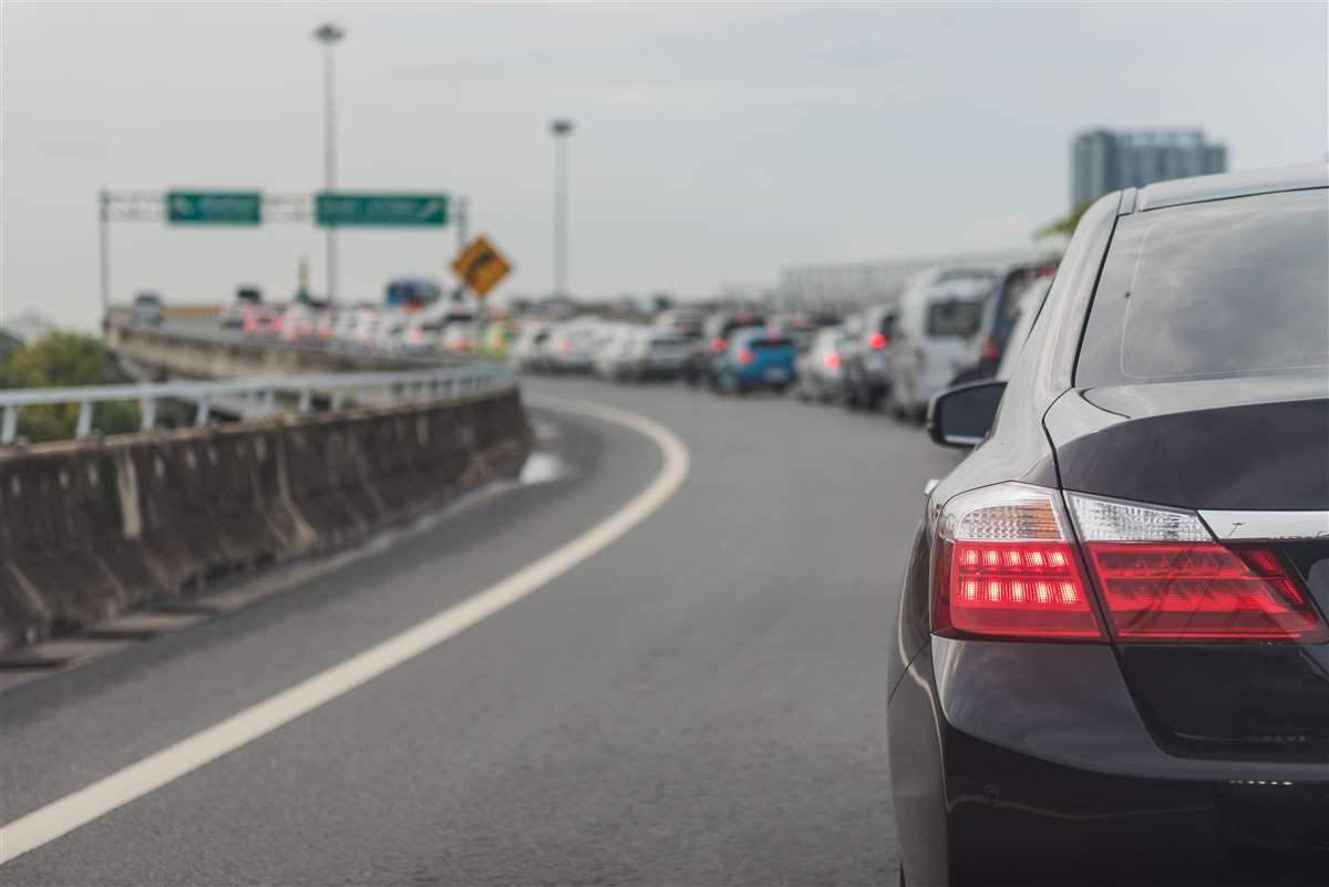 safety car e traffico autostradale veicoli in coda in autostrada