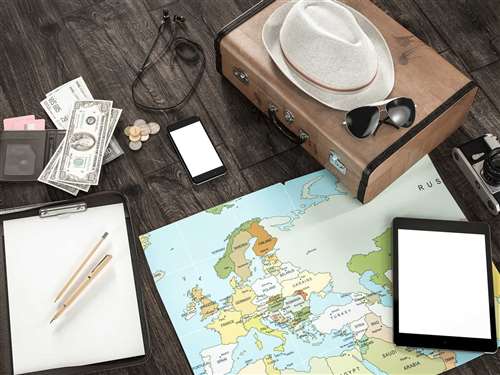 viaggi e vacanze lunghe: come rimanere connessi all'estero?